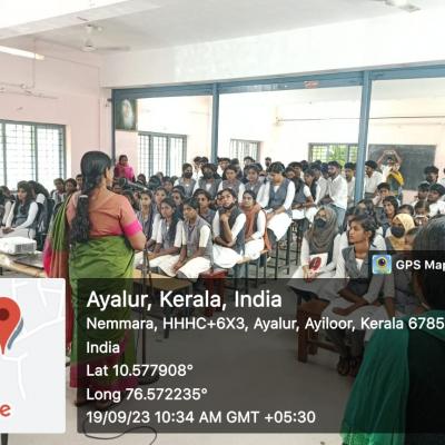 Dr Aysha V is taking a seminar on Generative AI softwares